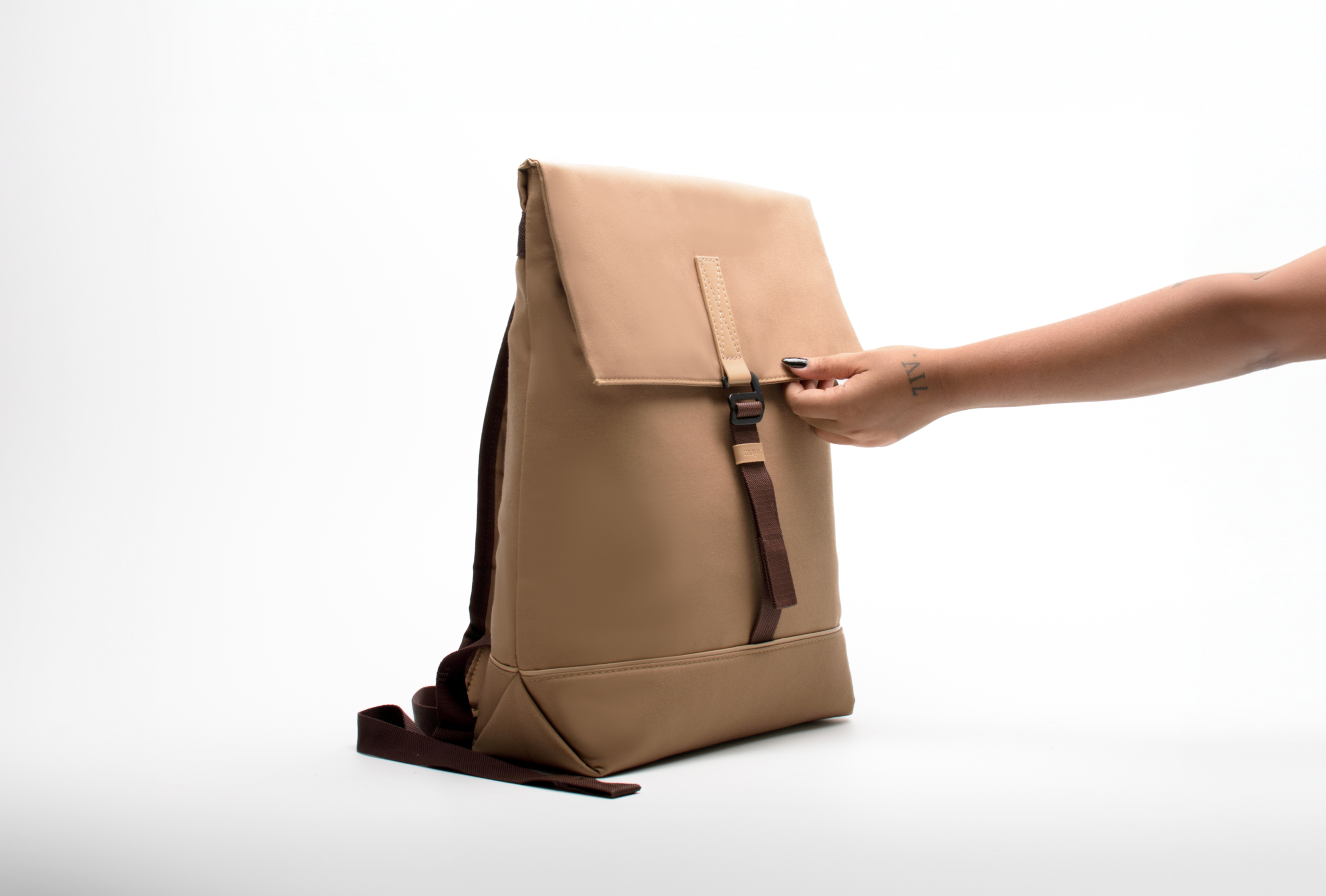 Willow Flap Backpack (Beige)